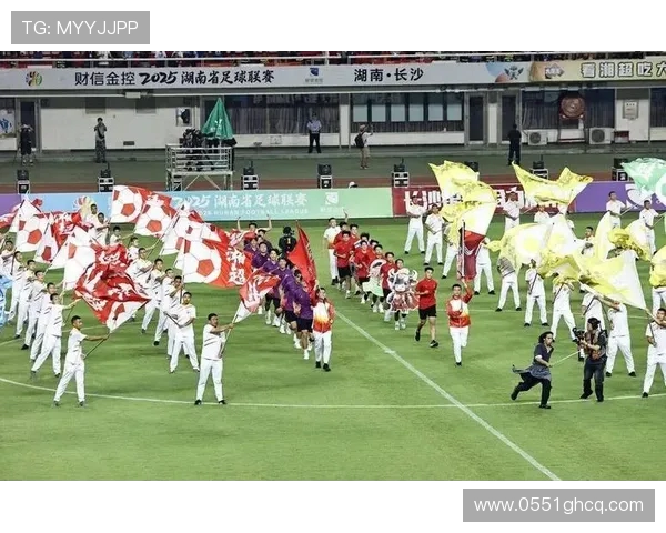 湘超足球联赛激战正酣推动区域青训与城市体育文化融合发展新势头 湘超足球联赛激战正酣推动区域青训与城市体育文化融合发展新势头