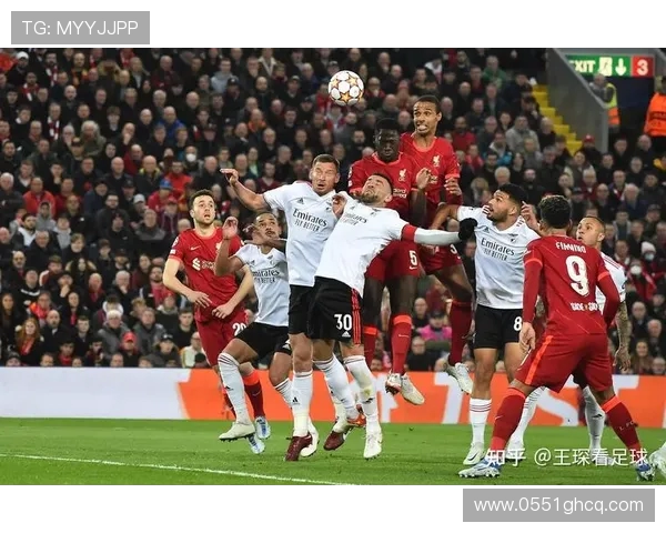 利物浦与曼联激战在即2月24日巅峰对决引发球迷热议 利物浦与曼联激战在即2月24日巅峰对决引发球迷热议